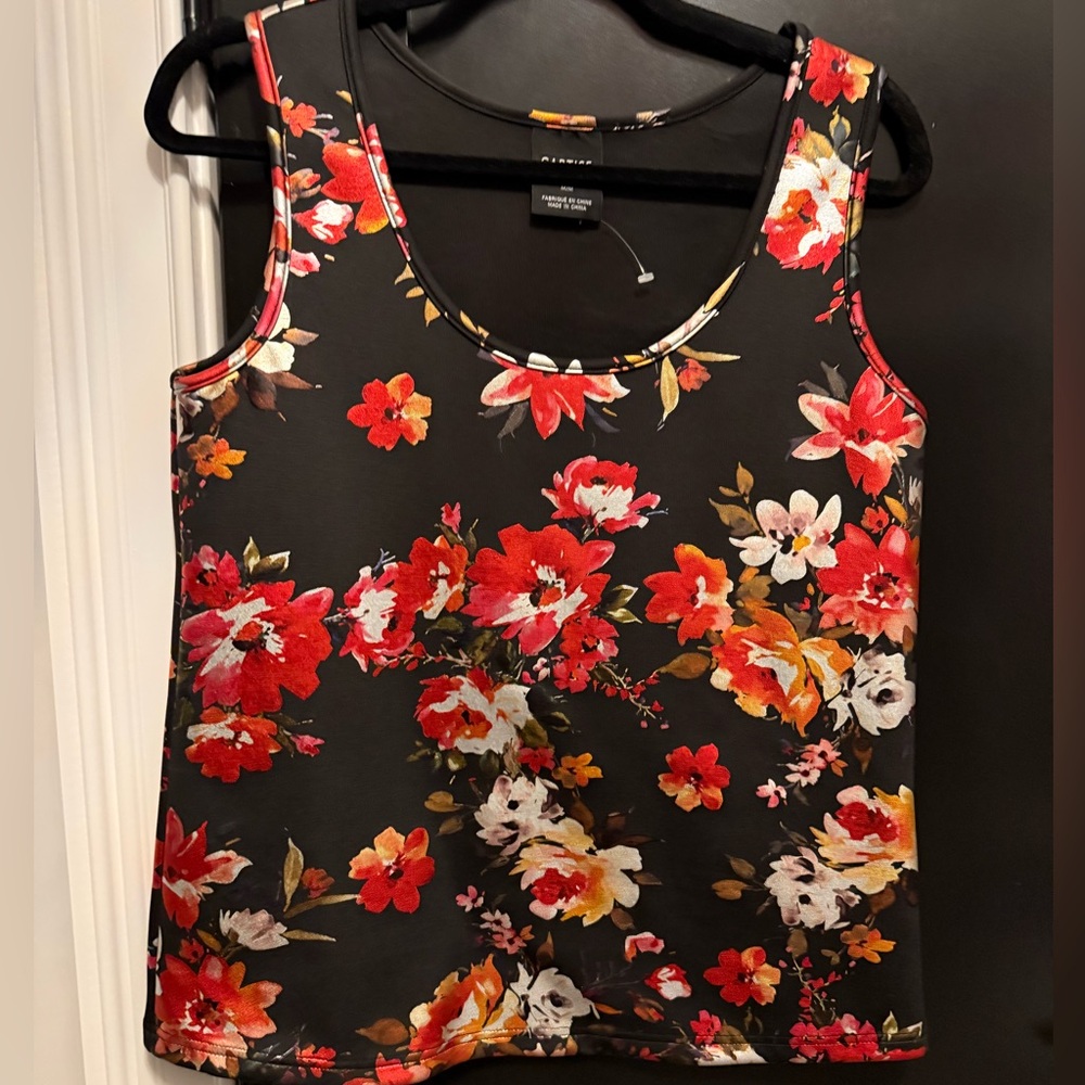Womens Sleevelesz top